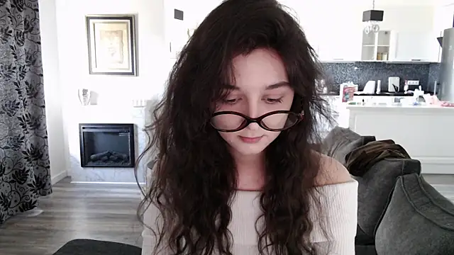 cute lilia online show from 05-03-26, 12:42