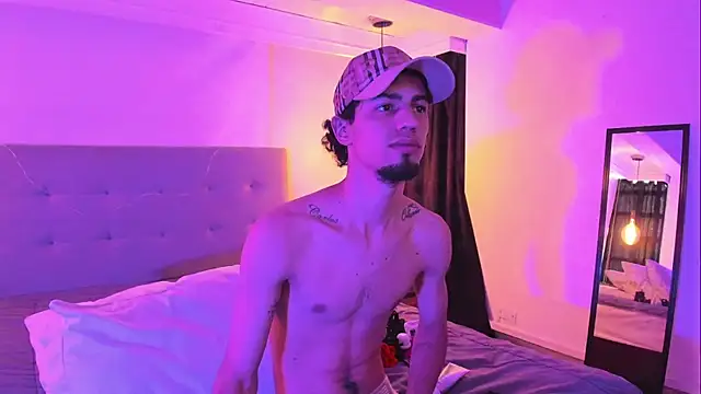MichaelEvanss  online show from 06-19-26, 12:44