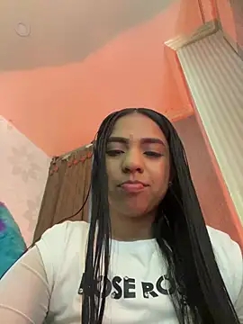 Snapshot of Dulcerouss__ chatting on 05-28-26, 11:27 Dulcerouss online show from 05-28-26, 11:27