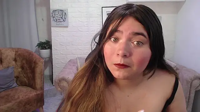 Laurha  online show from 05-26-26, 12:03