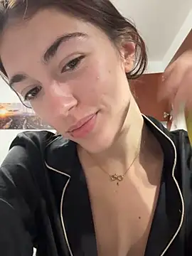 AdrianaSolerr online show from 04-30-26, 09:19