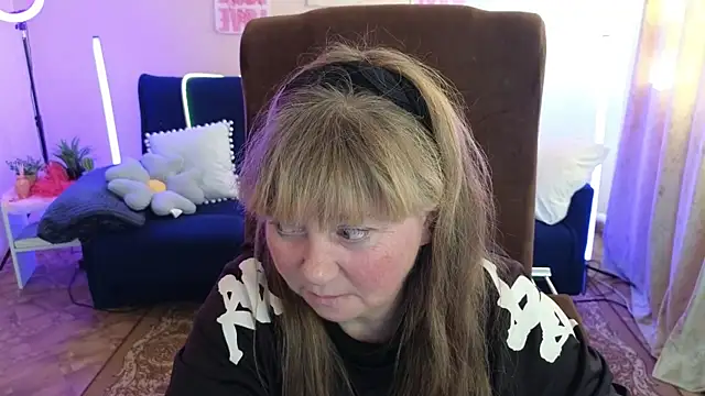 Melania Cook online show from 05-13-26, 02:57