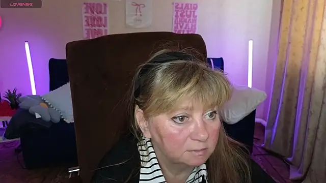 Melania Cook online show from 05-16-26, 05:28