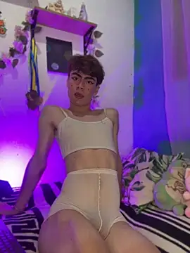Snapshot of _peachyboy chatting on 05-05-26, 02:36 peachyboy online show from 05-05-26, 02:36
