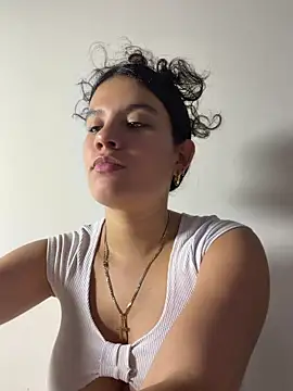 Miasecret18 online show from 05-21-26, 04:43