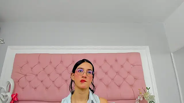 SarahDoll   online show from 06-16-26, 03:12