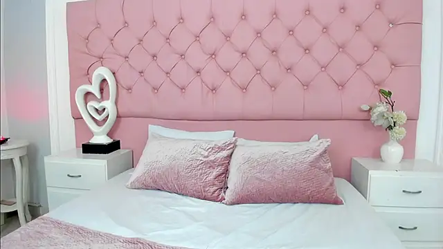 SarahDoll   online show from 05-29-26, 01:39