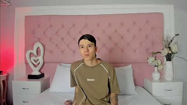 SarahDoll   online show from 05-15-26, 01:09