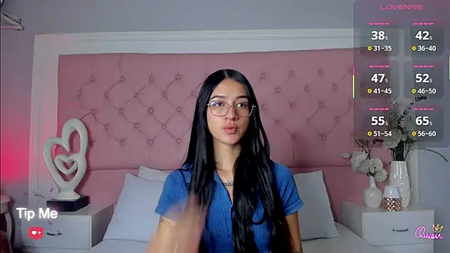 SarahDoll   online show from 05-08-26, 12:20