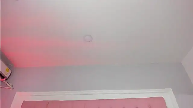 SarahDoll   online show from 05-26-26, 01:20