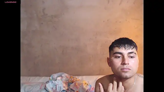 LukeAndZoey online show from 06-11-26, 06:49