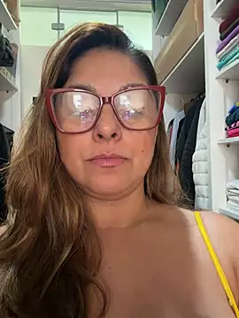 Snapshot of Mariiii_morena chatting on 06-03-26, 04:01 Mariiii morena online show from 06-03-26, 04:01