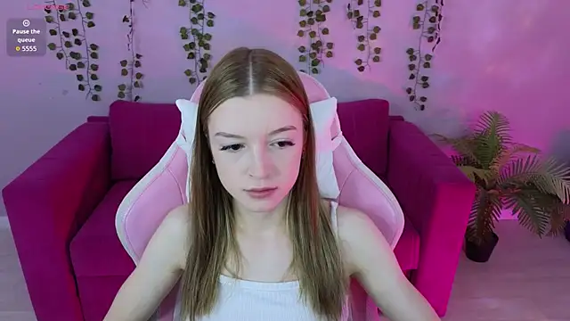 Eva Th0mpson online show from 06-15-26, 12:55
