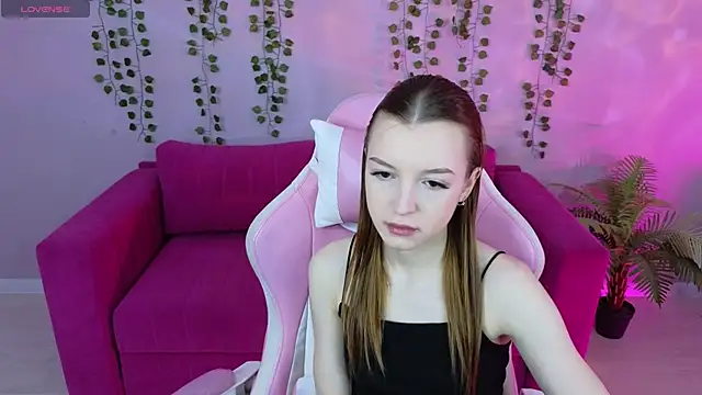 Eva Th0mpson online show from 05-13-26, 01:01
