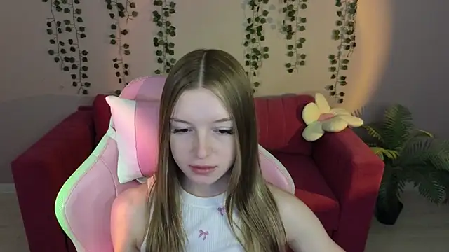 Eva Th0mpson online show from 06-30-26, 12:54