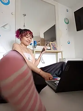 Snapshot of Ari_vibesX chatting on 08-03-26, 10:03 Ari vibesX online show from 08-03-26, 10:03