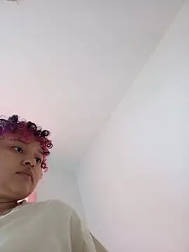 Ari vibesX online show from 05-17-26, 07:47