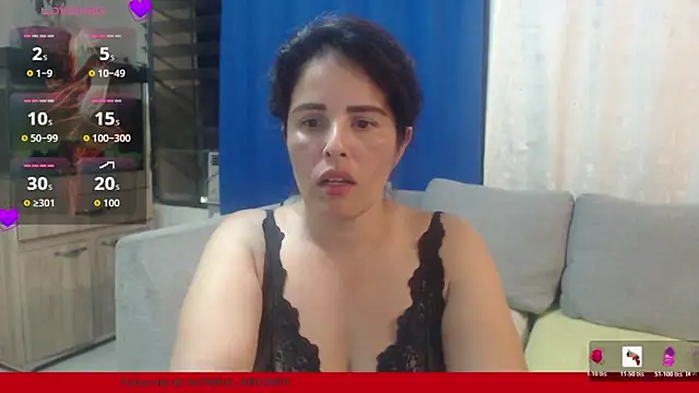 Snapshot of KeyraMenoni chatting on 05-15-26, 03:59 KeyraMenoni online show from 05-15-26, 03:59