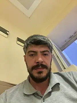 Snapshot of serkan_10 chatting on 05-15-26, 05:11 serkan 10 online show from 05-15-26, 05:11