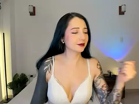 EvangelineLoveee online show from 06-25-26, 03:06