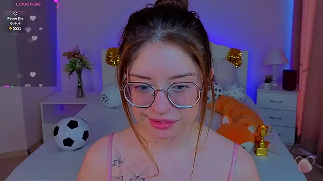Snapshot of selenamils chatting on 07-01-26, 02:34 selenamils online show from 07-01-26, 02:34