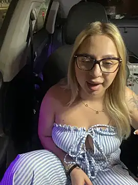 AmandaSnack online show from 05-15-26, 07:45