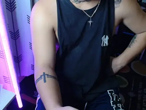 Snapshot of Ashtonfuckingboi chatting on 07-22-26, 06:21 Ashtonfuckingboi online show from 07-22-26, 06:21