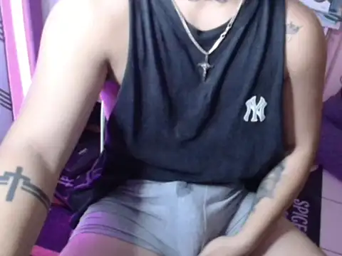 Snapshot of Ashtonfuckingboi chatting on 07-23-26, 05:42 Ashtonfuckingboi online show from 07-23-26, 05:42