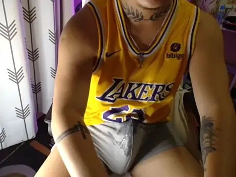 Snapshot of Ashtonfuckingboi chatting on 07-07-26, 10:52 Ashtonfuckingboi online show from 07-07-26, 10:52