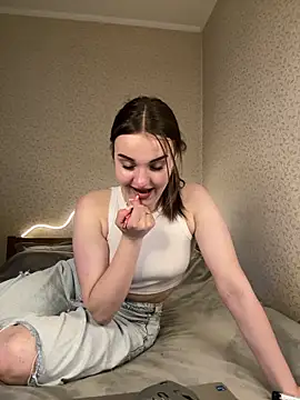 Vyxia online show from 06-18-26, 06:24