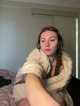 Snapshot of daisycollins chatting on 05-30-26, 05:25 daisycollins online show from 05-30-26, 05:25