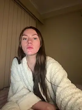 Snapshot of daisycollins chatting on 05-25-26, 11:09 daisycollins online show from 05-25-26, 11:09