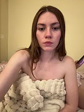 Snapshot of daisycollins chatting on 06-06-26, 11:59 daisycollins online show from 06-06-26, 11:59