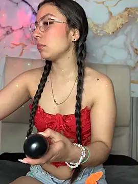 Julieth ec online show from 06-04-26, 12:21