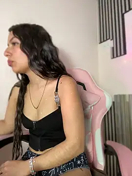 Julieth ec online show from 05-16-26, 12:04