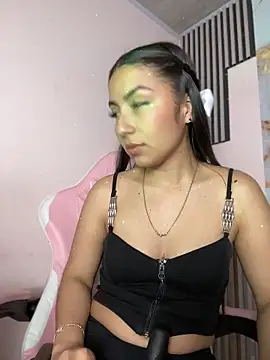 Julieth ec online show from 05-20-26, 12:24