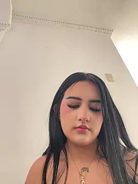 SCARLETVELVET  online show from 06-20-26, 05:51