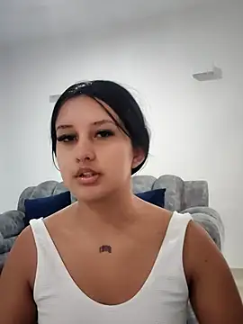 SCARLETVELVET  online show from 07-25-26, 02:23