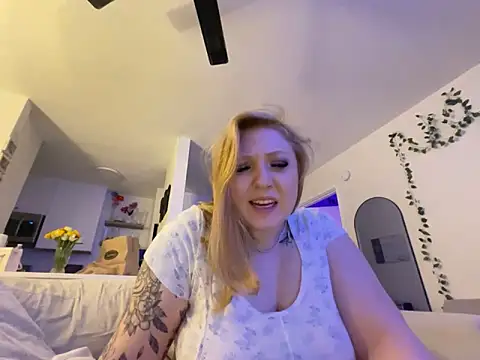 blonde  baby online show from 05-12-26, 08:21
