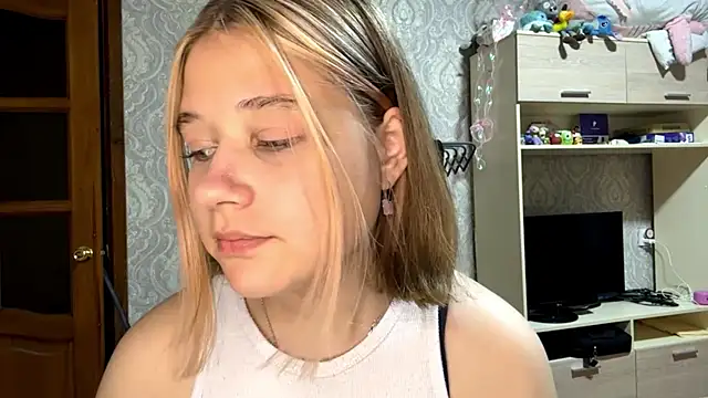 HildeConery online show from 05-06-26, 02:32