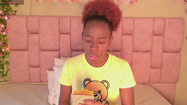 TiffanyEbony  online show from 05-12-26, 01:50