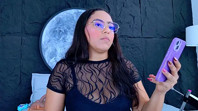 JessiBannkss online show from 06-18-26, 12:32