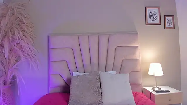 Eva-Millss online show from 06-08-26, 08:09