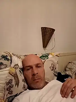 Iulian198128 online show from 05-01-26, 07:52