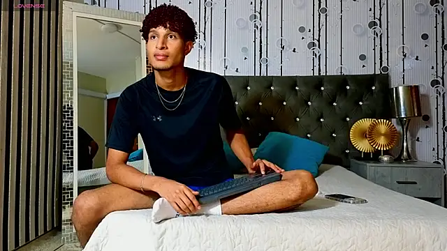 Alex Bloom online show from 05-19-26, 07:21