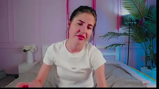 Emily xoo online show from 05-27-26, 01:57