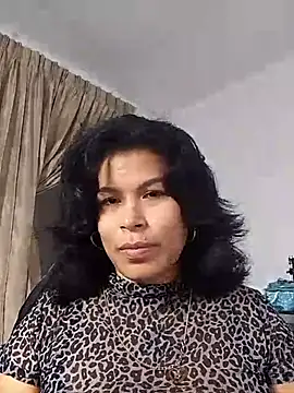 Aurorasaenz  online show from 06-30-26, 12:16