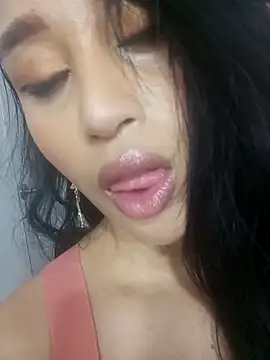 Snapshot of mayteexotic chatting on 05-04-26, 02:09 mayteexotic online show from 05-04-26, 02:09