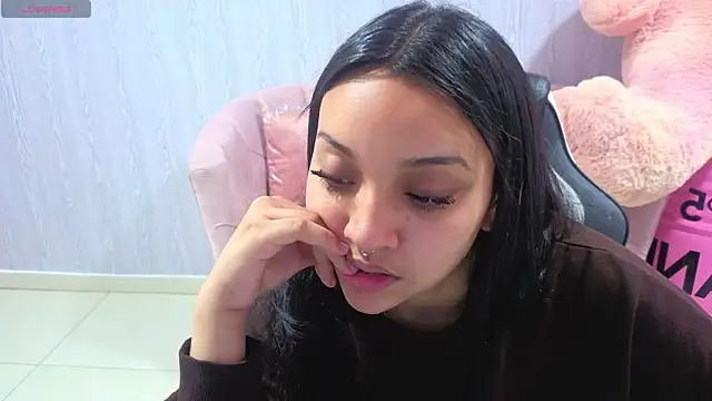 Snapshot of lia_harper_t chatting on 07-12-26, 03:07 lia harper t online show from 07-12-26, 03:07