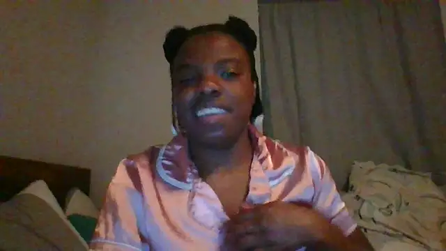 Snapshot of princesselizabeth chatting on 05-07-26, 02:05 princesselizabeth online show from 05-07-26, 02:05